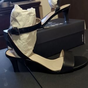 Genuine leather black heels 8W